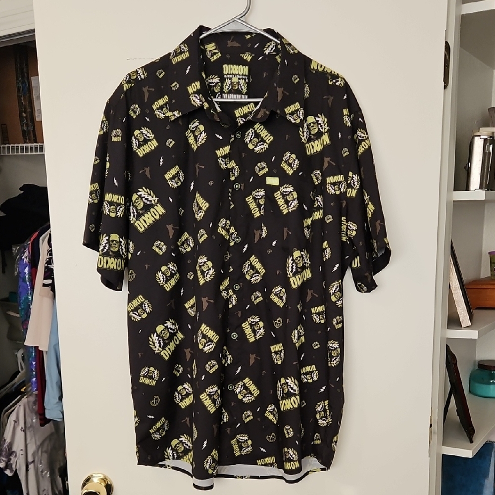 DIXXON Black Short-Sleeve Button-Down Shirt with Yellow Logo Pattern